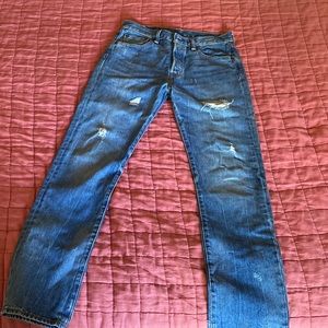 Levi’s 501 31x32 distressed jeans